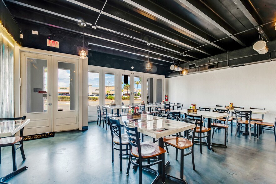 More Photos Of 188 E Granada Blvd, Ormond Beach Restaurant For Sale