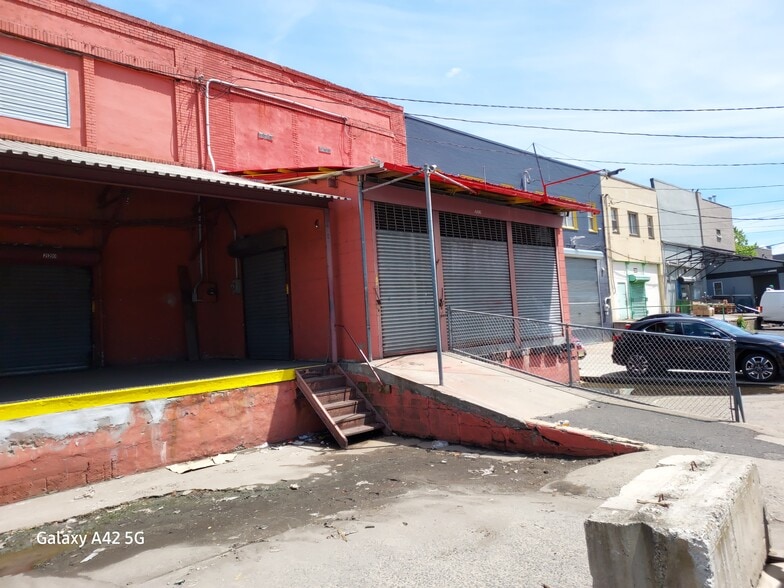 More Photos Of 212-222 Miller St, Newark Refrigeration Cold Storage For Lease