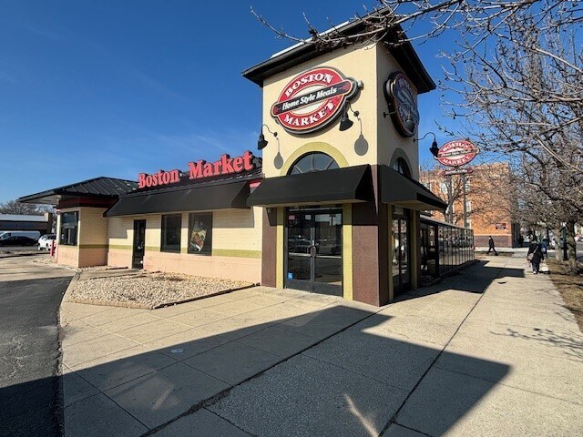 More Photos Of 3020 N Ashland Ave, Chicago Restaurant For Sale