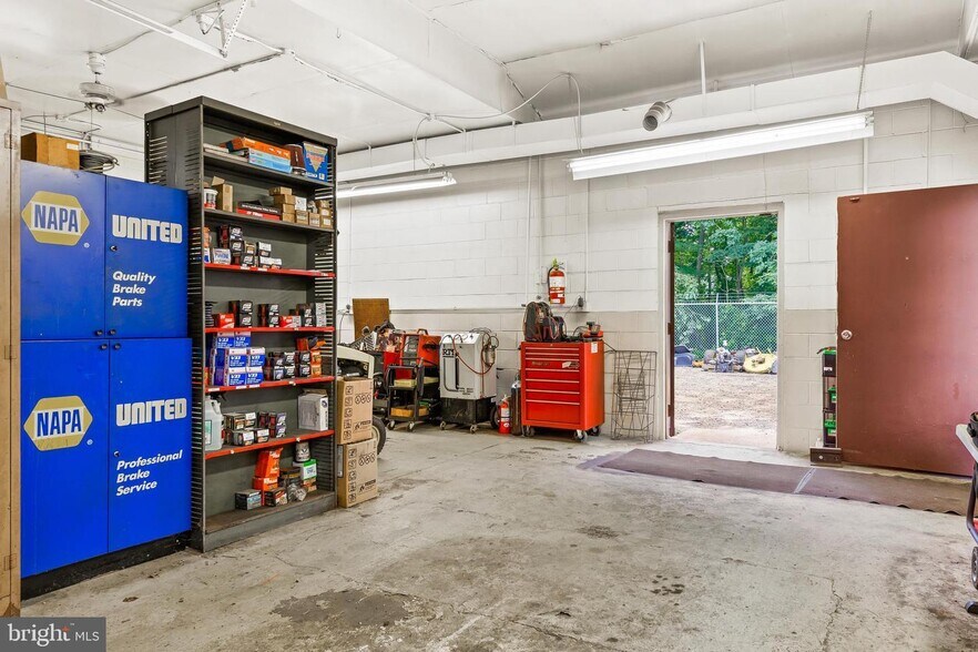 More Photos Of 5373 Chestnut Ave, Vineland Auto Repair For Sale