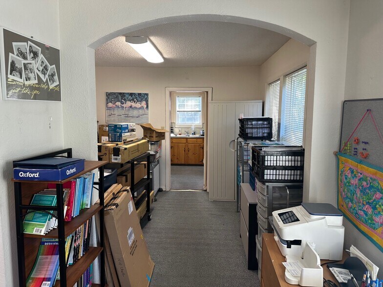 More Photos Of 1931 Dellwood Dr, Tallahassee Office For Sale
