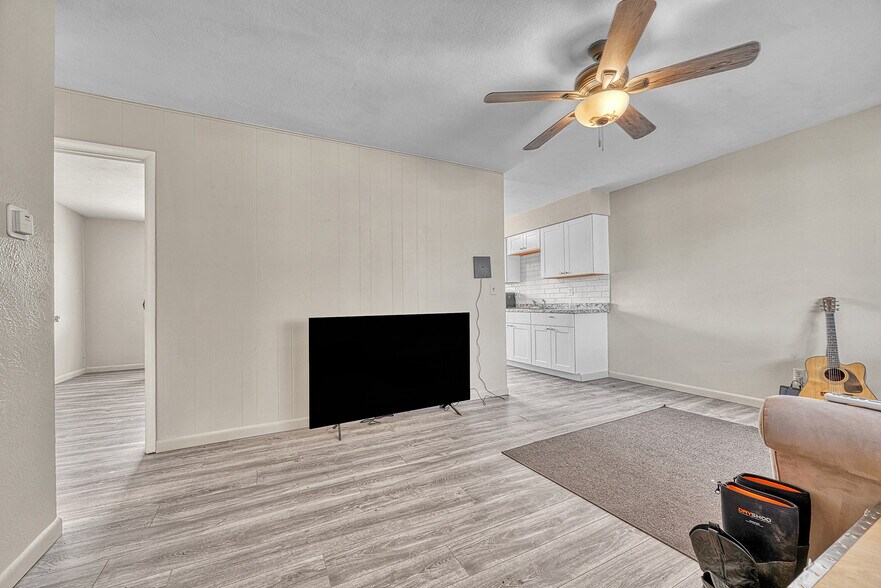 More Photos Of 490 E Elm St, Elizabeth Apartments For Sale