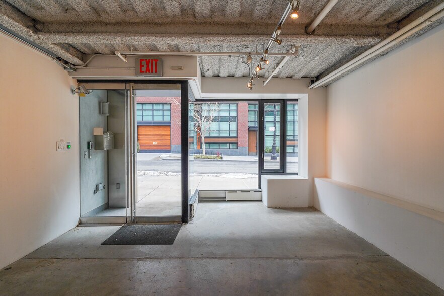 More Photos Of 163 Charles St, New York Apartments For Sale