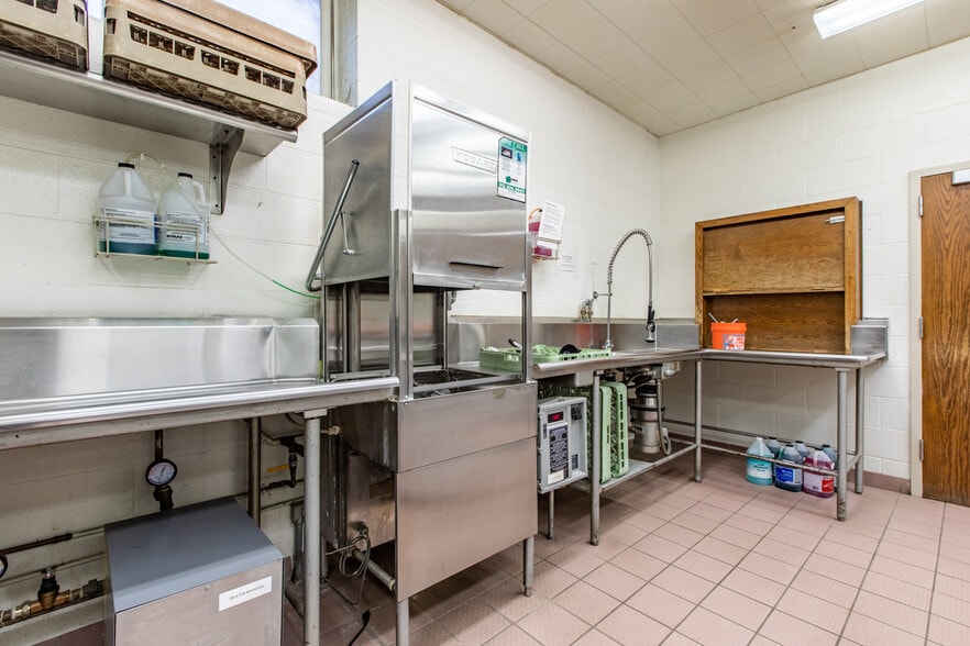 More Photos Of 974 Skyline Dr SW, Rochester Religious Facility For Lease