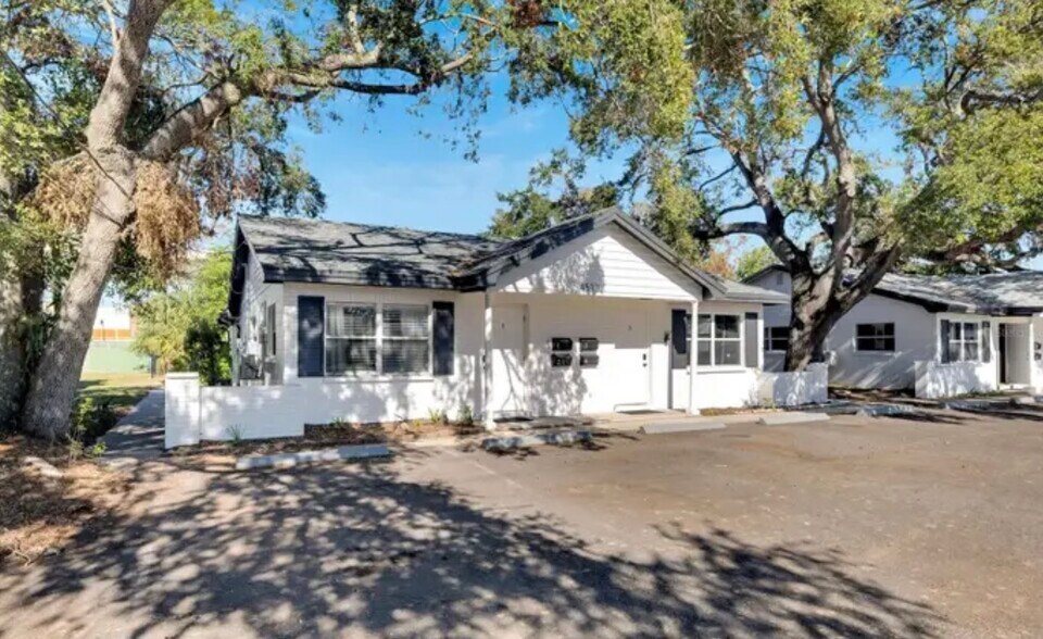 Primary Photo Of 4513 W McElroy Ave, Tampa Apartments For Sale