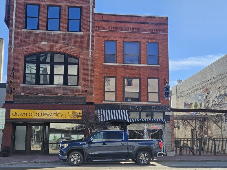 More Photos Of 212 S Washington Ave, Saginaw General Retail For Sale