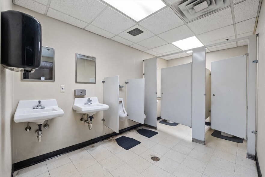 More Photos Of 69150 Skinner Dr, Richmond Warehouse For Sale