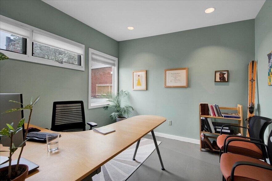 More Photos Of 87 College st, Burlington Office For Sale