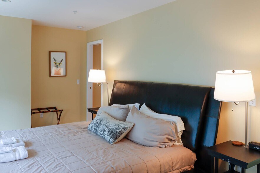 More Photos Of 430 W Center St, Douglas Freestanding For Sale