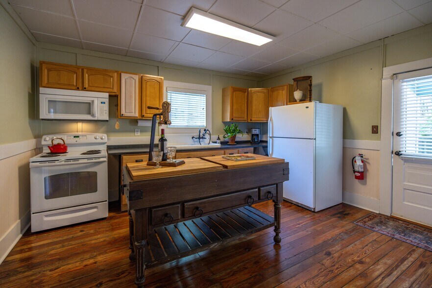 More Photos Of 86 Masters Dr, Saint Augustine Office For Sale