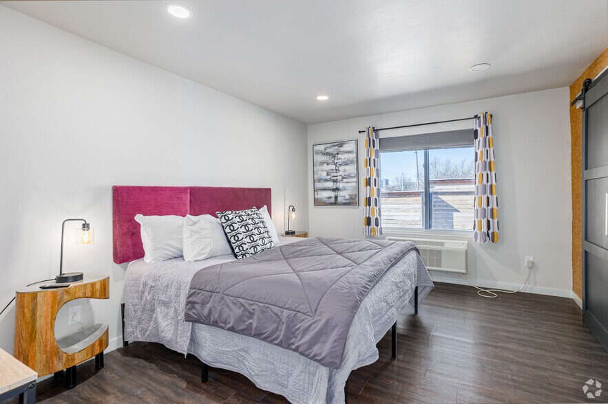 More Photos Of 516 NW 8th St, Oklahoma City Apartments For Sale