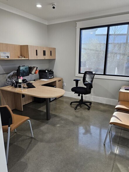 More Photos Of 1391 Murrays Chapel Rd, Sweetwater Showroom For Sale