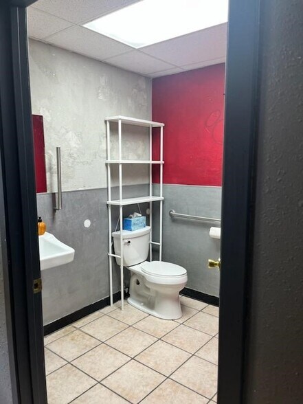 More Photos Of 8036 Falls Ave SE, Snoqualmie General Retail For Lease