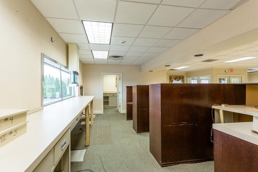 More Photos Of 9972 Spotswood Trl, Mcgaheysville Bank For Lease