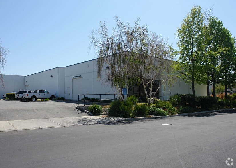 More Photos Of 11953 Challenger Ct, Moorpark Warehouse For Sale