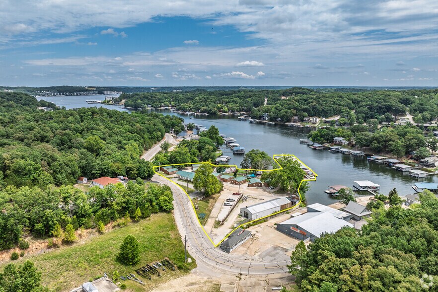 More Photos Of 1062 Susan Rd, Lake Ozark Hotel For Sale