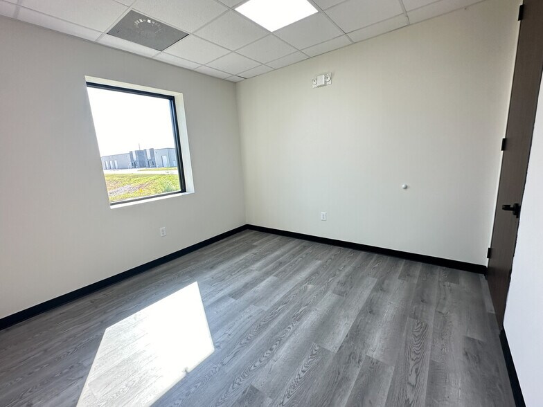 More Photos Of 2220 Katy Hockley Cut Off Rd, Katy Warehouse For Lease