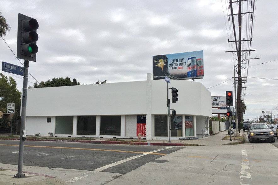 More Photos Of 1804 Lincoln Blvd, Venice Freestanding For Lease