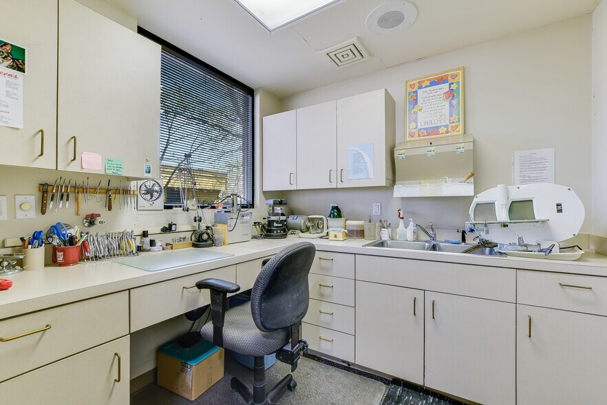 More Photos Of 13066 Research Hwy 183 Blvd, Austin Medical For Sale