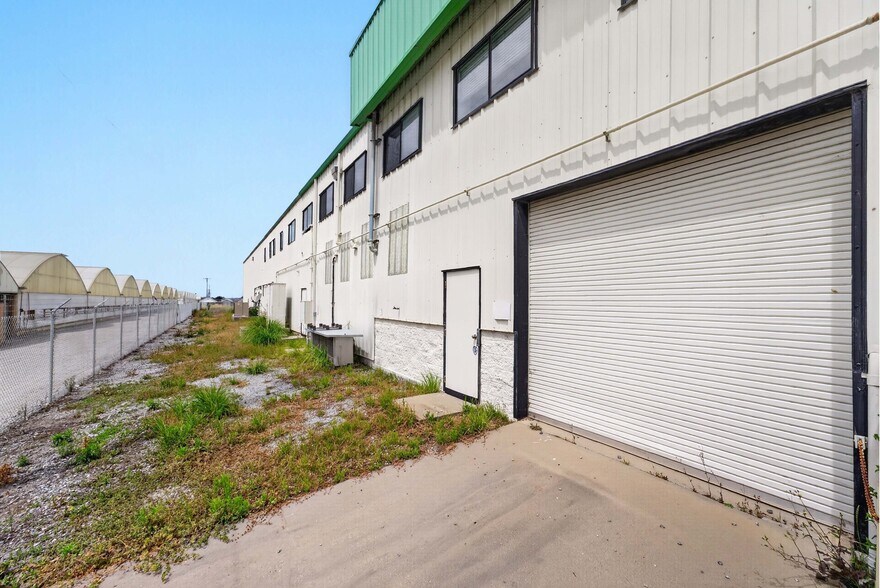 More Photos Of 182 Lewis Rd, Royal Oaks Industrial For Sale