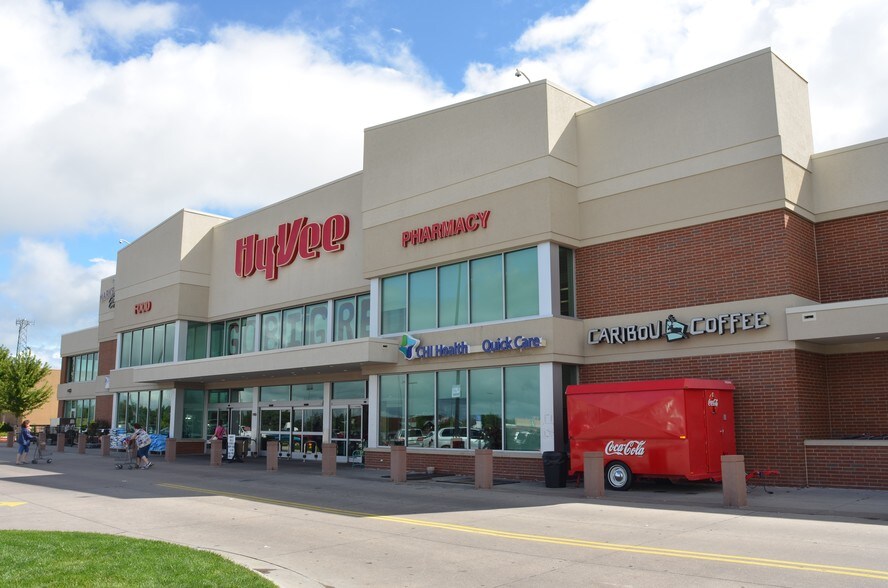 More Photos Of 206 Wilmar Ave, Grand Island General Retail For Lease