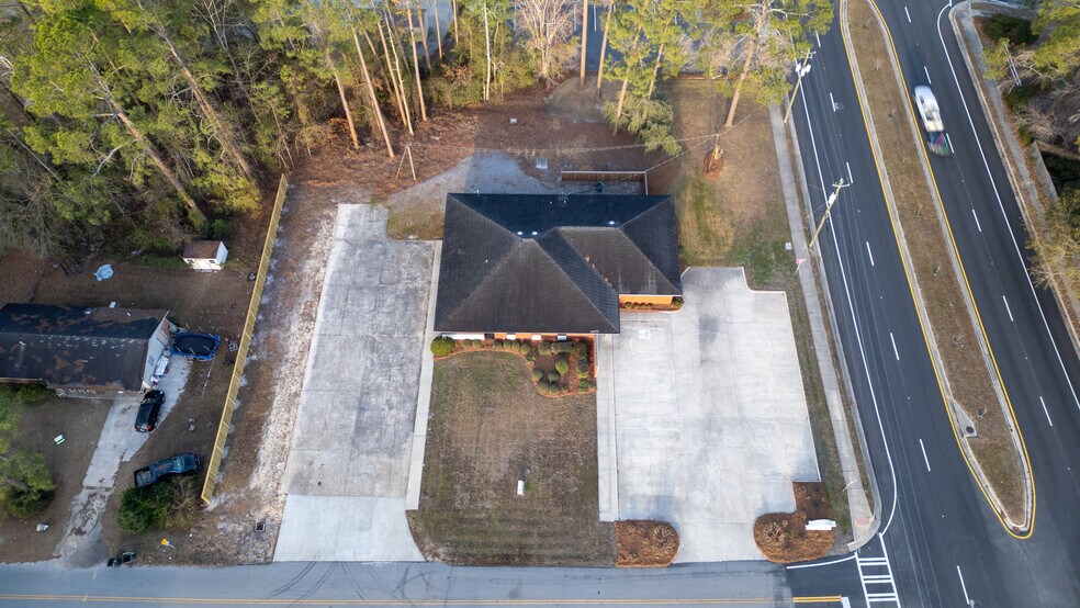 More Photos Of 811 S 1st St, Jesup Office For Sale