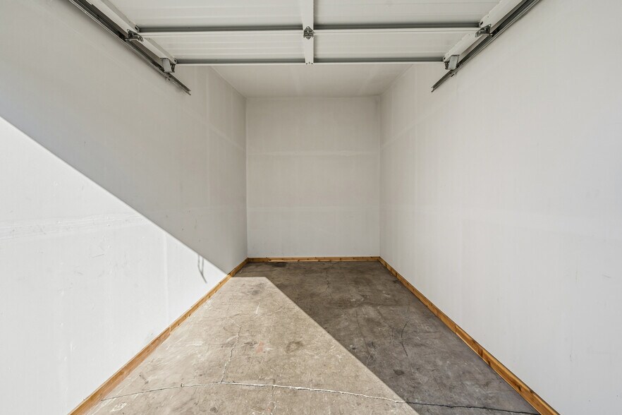 More Photos Of 402 W Clark St, Medford Self Storage For Sale