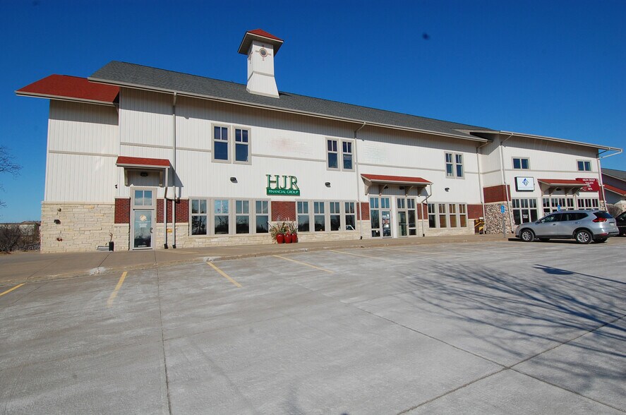 More Photos Of 2771 Oakdale Blvd, Coralville Storefront Retail Office For Sale