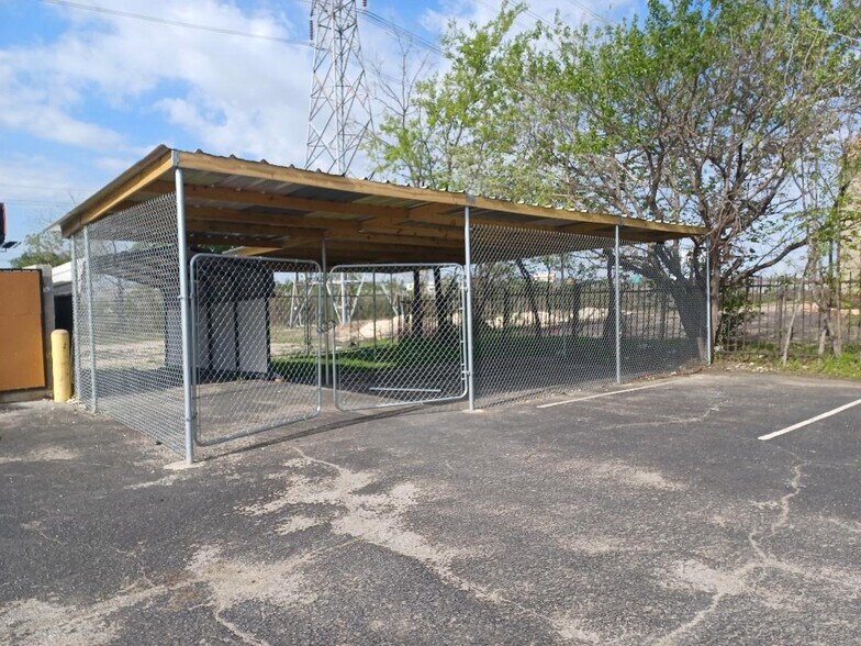 More Photos Of 3225 S Jupiter Rd, Garland Auto Repair For Lease