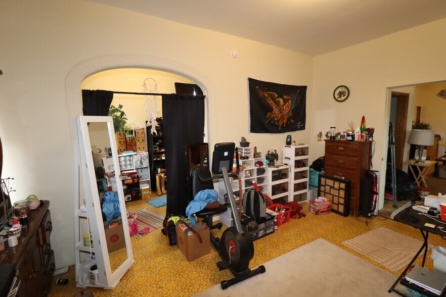 More Photos Of 1222 Lake Shore Dr E, Ashland Bar For Sale