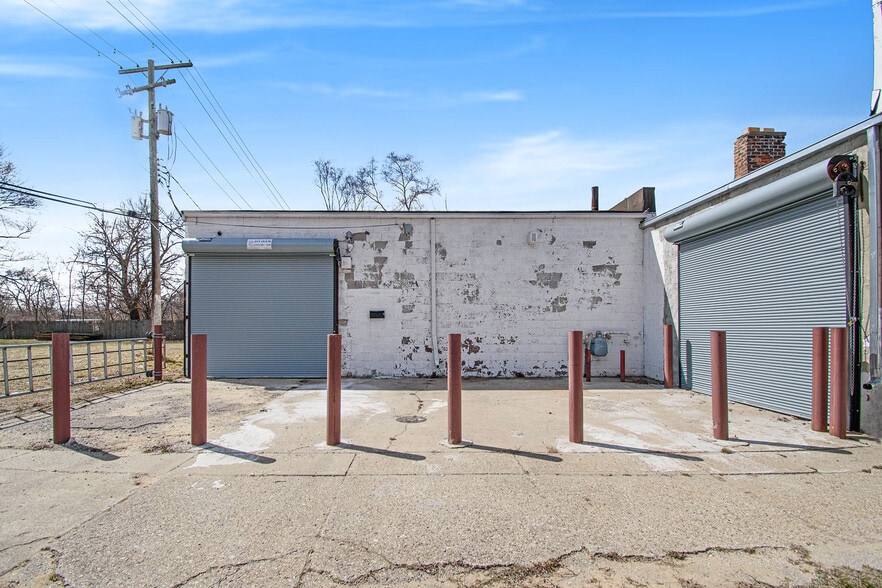 More Photos Of 10415 Fenkell St, Detroit Freestanding For Sale