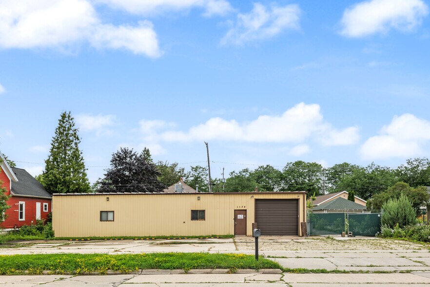Primary Photo Of 1138 State St, Green Bay Warehouse For Sale