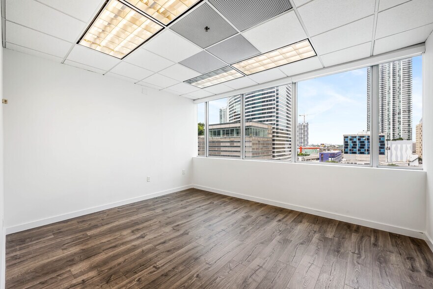 More Photos Of 150 SE 2nd Ave, Miami Office For Lease