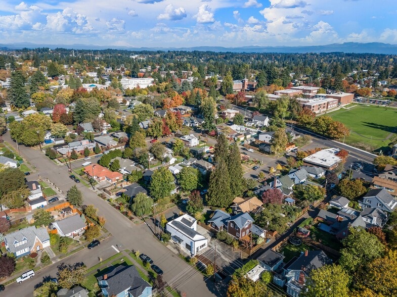 More Photos Of 2917 Washington St, Vancouver Storefront Retail Office For Sale