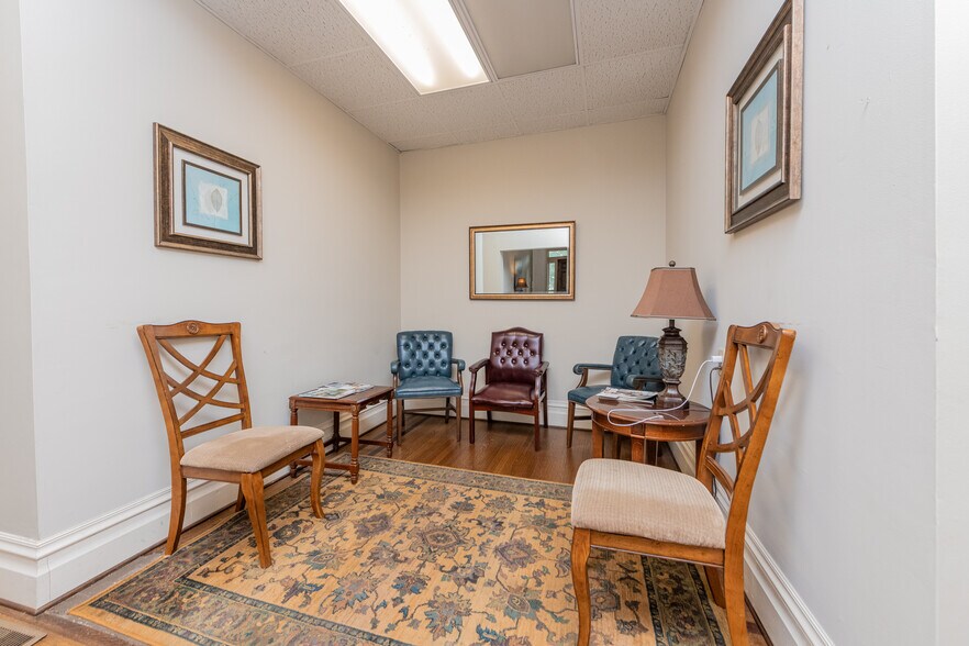 More Photos Of 2607 Vineville Ave, Macon-Bibb Office For Lease