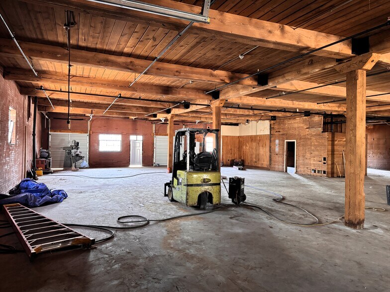 More Photos Of 753-759 S Washington Ave, Greenville Warehouse For Lease