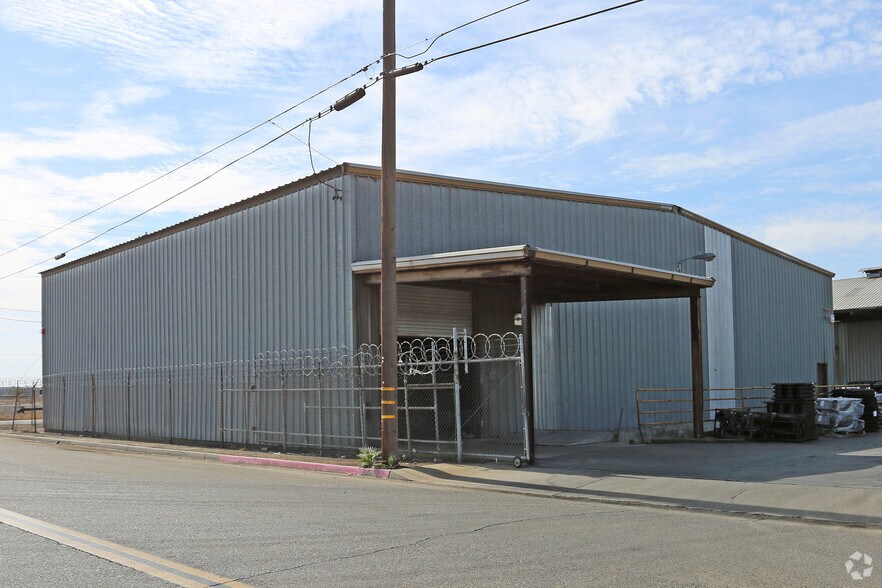 More Photos Of 2660 S Dearing Ave, Fresno Manufacturing For Lease