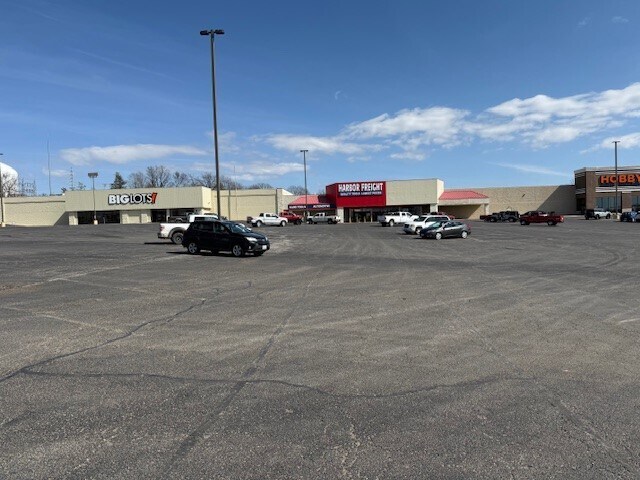 More Photos Of 1001-1003 S Bishops Ave, Rolla General Retail For Lease