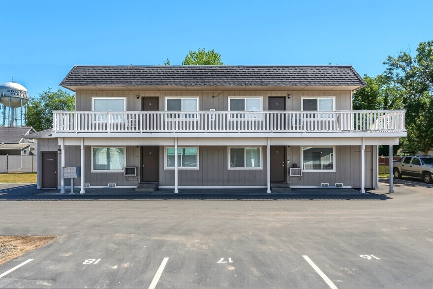 More Photos Of 108 SE 6th St, College Place Apartments For Sale