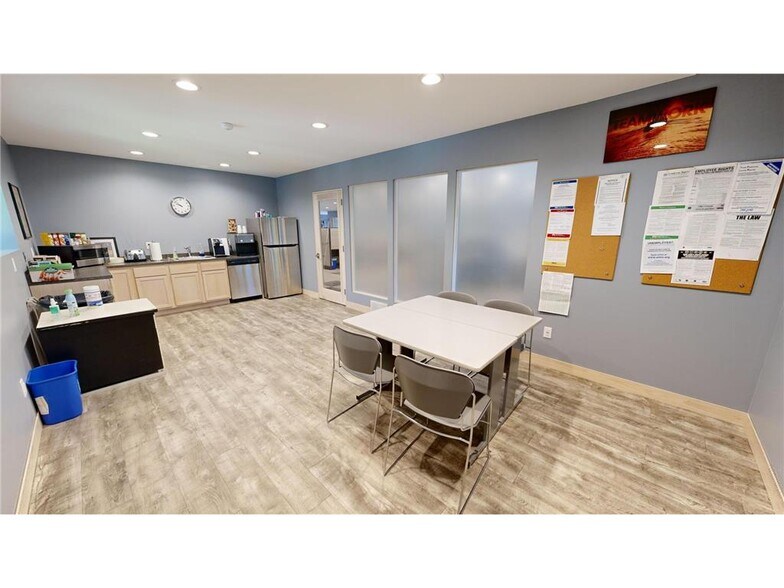 More Photos Of 768 N Creek Dr, Willmar Flex For Sale