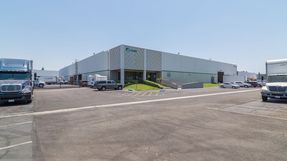 More Photos Of 15408 Blackburn Ave, Norwalk Distribution For Lease