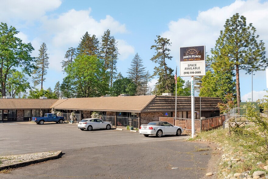 More Photos Of 7126 Skyway, Paradise Storefront Retail Office For Sale