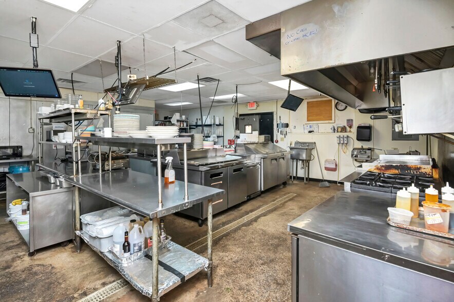 More Photos Of 300 State St, West Columbia Restaurant For Sale