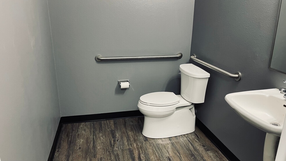 More Photos Of 2164 Platinum Rd, Apopka Light Distribution For Lease