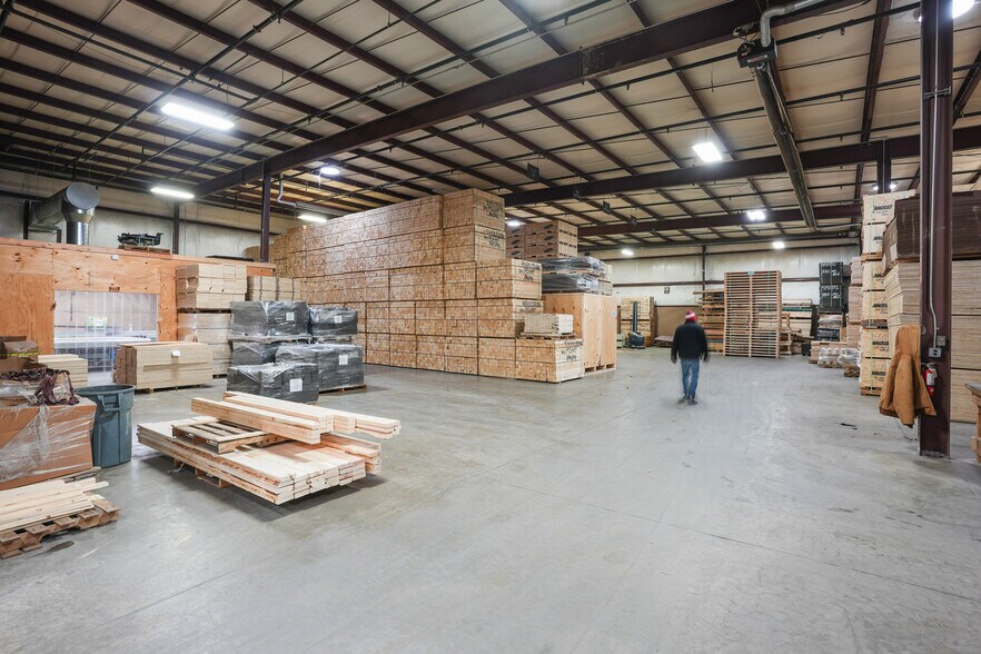 More Photos Of 44500 Reynolds Dr, Clinton Township Manufacturing For Sale