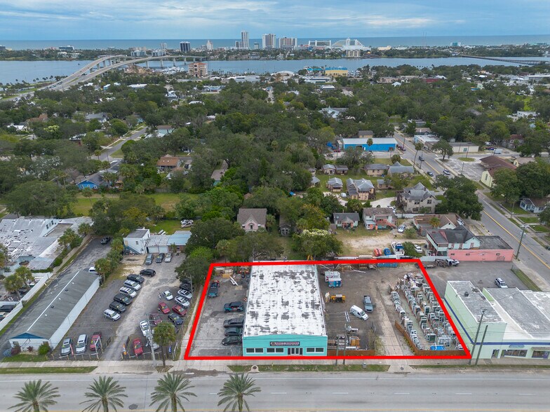 More Photos Of 719 N Ridgewood Ave, Daytona Beach General Retail For Sale