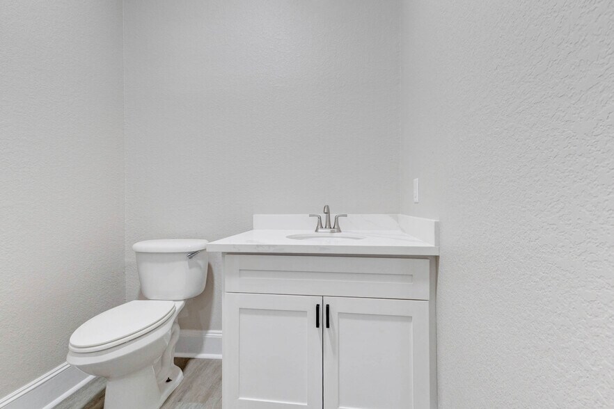 More Photos Of 11601 Spring Cypress Rd, Tomball Medical For Lease