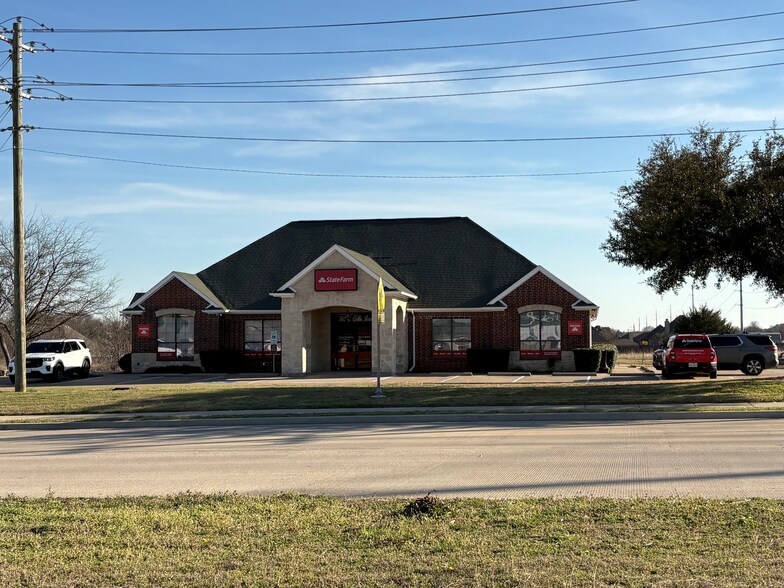 More Photos Of 302 W Ovilla Rd, Glenn Heights Office For Sale
