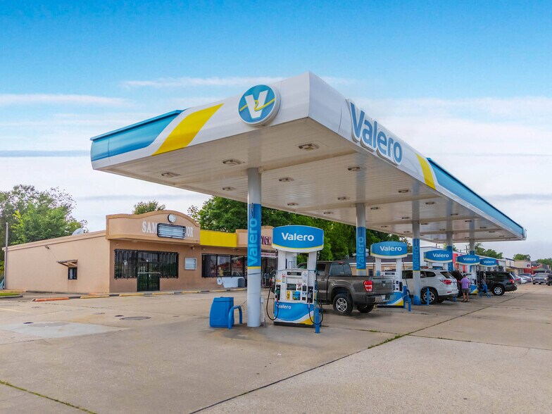 More Photos Of 1555 N 16th St, Orange Service Station For Sale