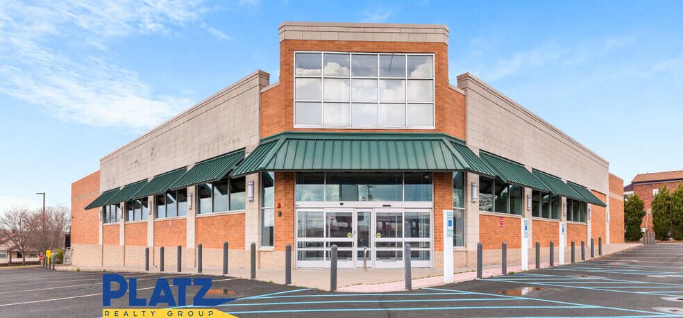 Primary Photo Of 40 N Meridian Rd, Youngstown Drugstore For Lease